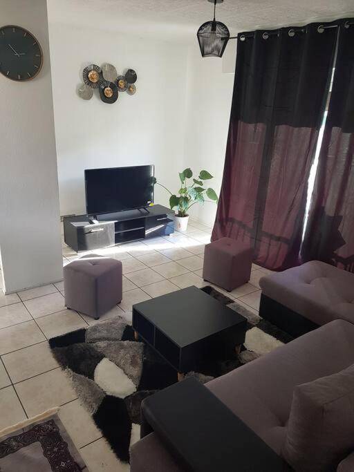 Superbe Appartement En Residence Prive Avec Un Parking Prive Scionzier Kültér fotó